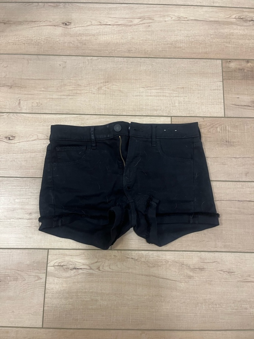 Express “Shortie” mid rise. Size 6